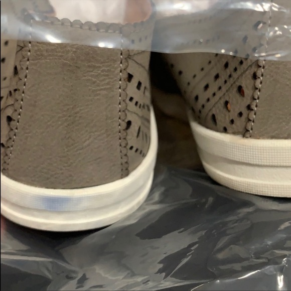 American Rag Women’s Shannen Slip-On sneakers - Picture 10 of 10